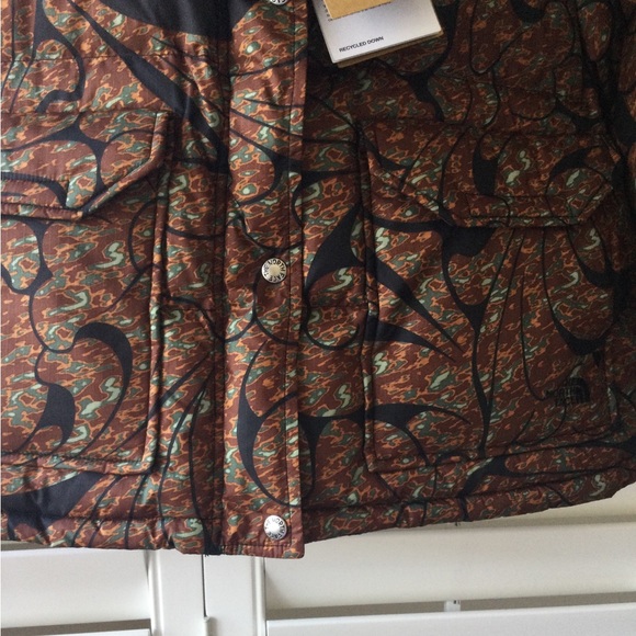The North Face Brown Puffer Jacket - Picture 9 of 16